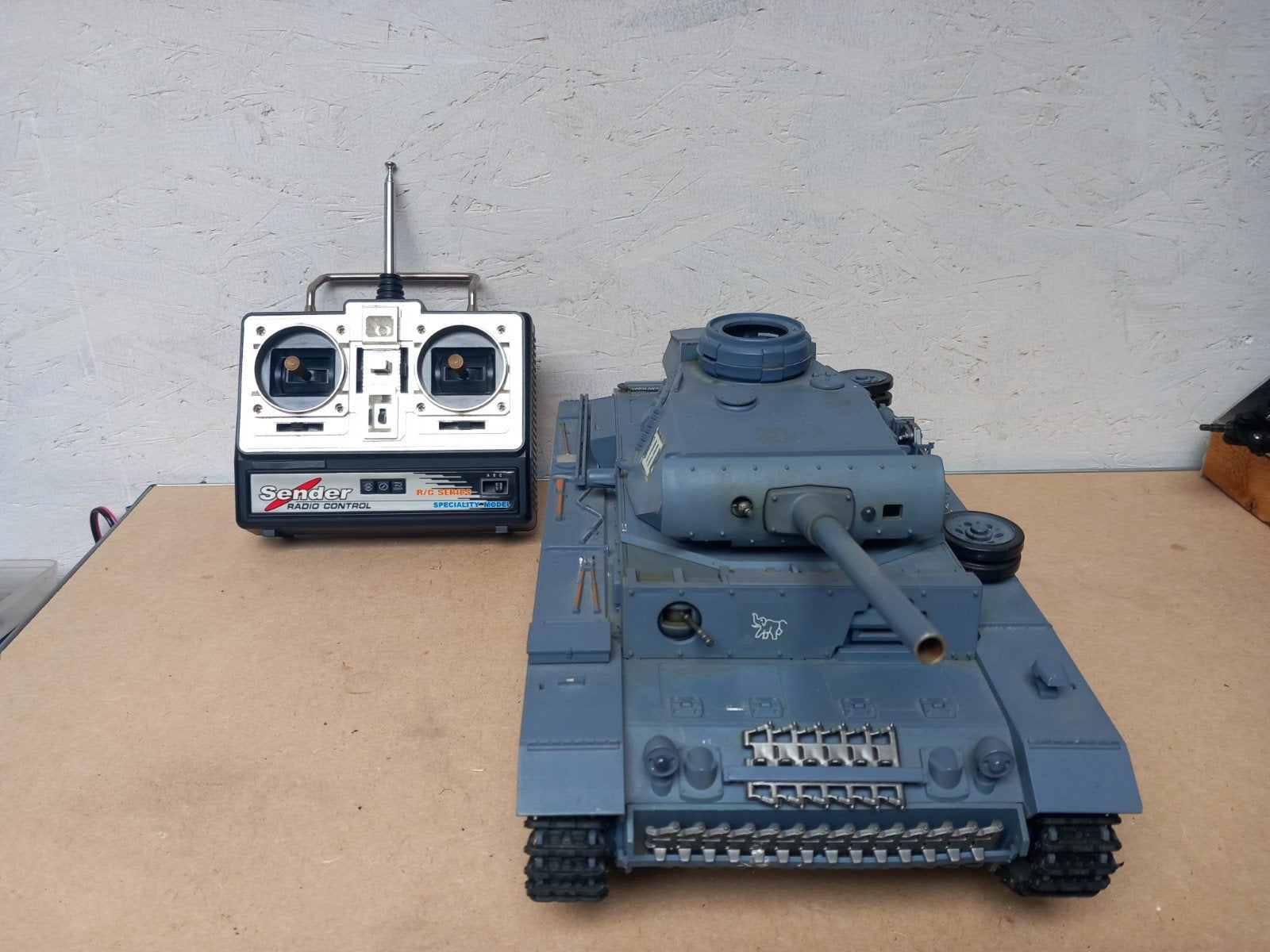 Rc tank, Verzenden, Zo goed als nieuw