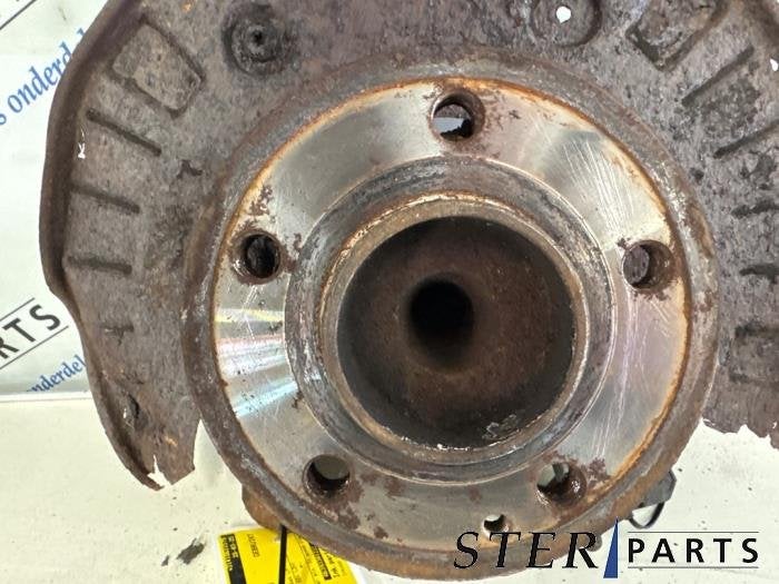 Fusee links-voor van een Mercedes Vito, Auto-onderdelen, Gebruikt, -, Ophalen of Verzenden, -