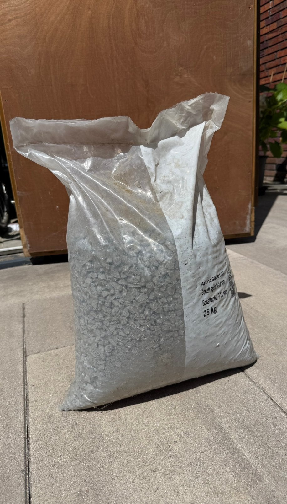 2 zakken Basalt split 25 kg, Tuin en Terras, Zand, Ophalen, Nieuw, Voegzand