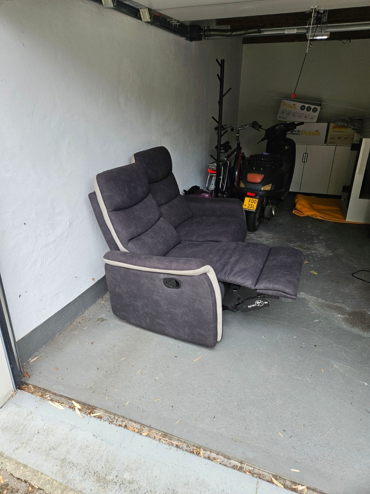 Comfortabele tweezitsbank met relaxfunctie, Huis en Inrichting, Banken | Bankstellen, Modern, Comfortabel, Gebruikt, 150 tot 200 cm