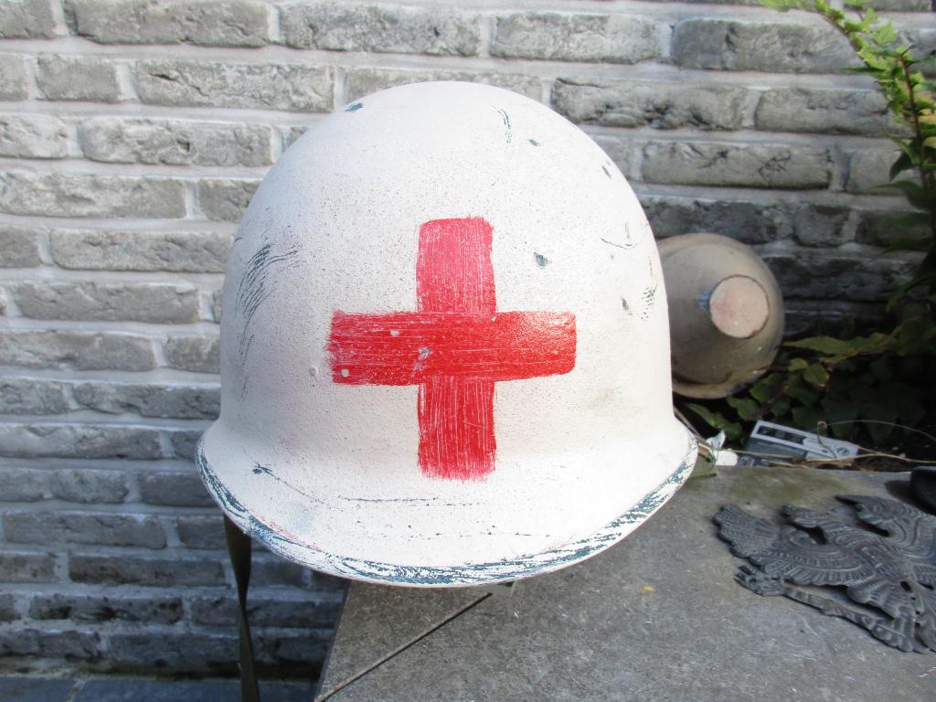 medic helm, Ophalen of Verzenden, Nederland, Helm of Baret