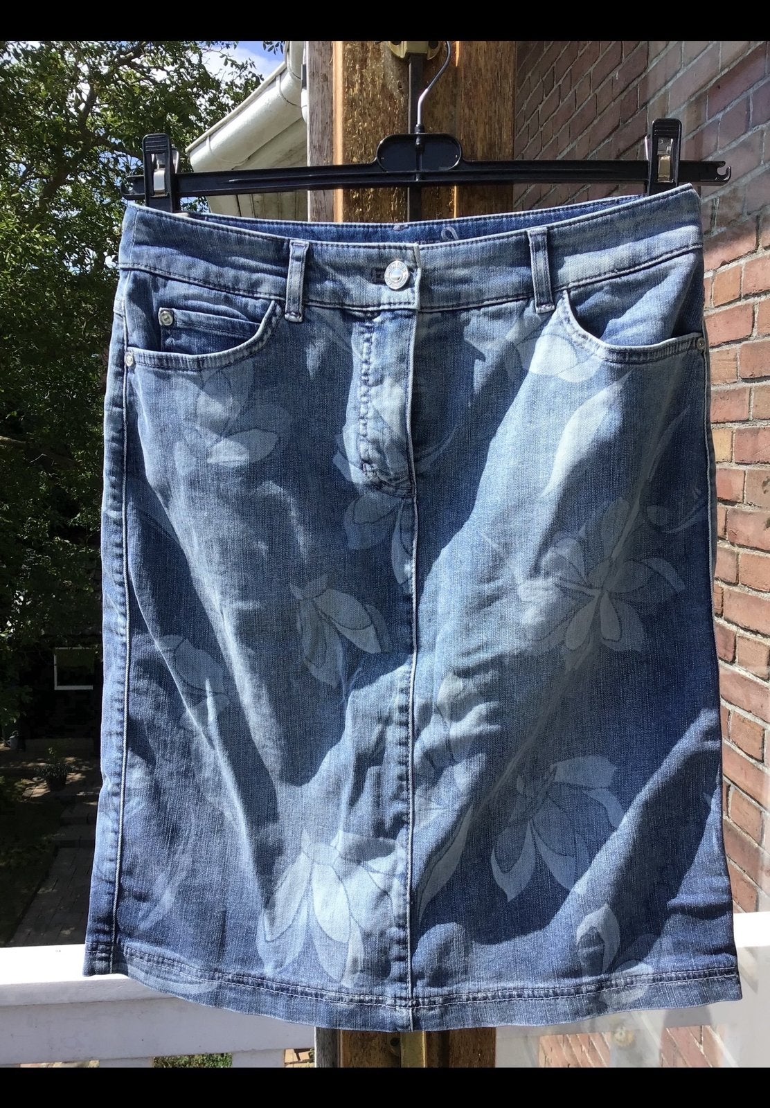 Nieuwe spijkerrok met bloemen patroon van Gerry Weber mt. 38, Maat 38/40 (M), Blauw, Ophalen of Verzenden, Zo goed als nieuw