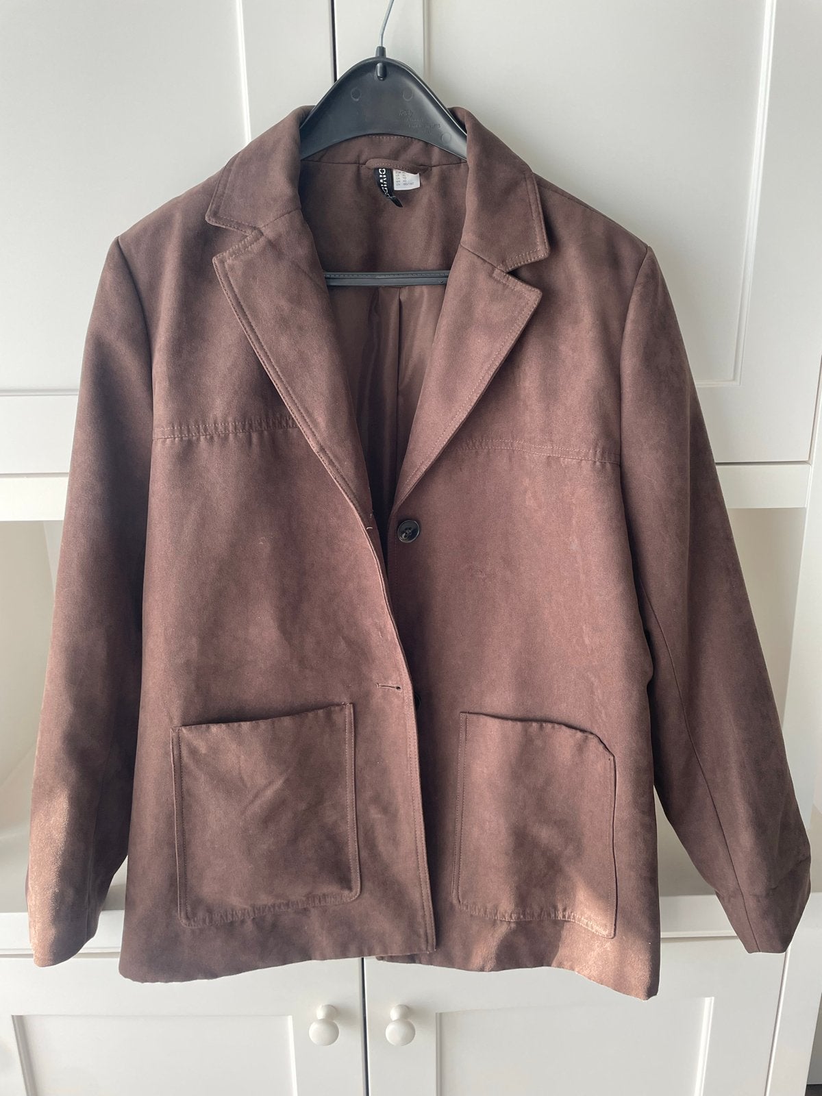 Bruine suède-look blazer van Divided by H&M, mt XL, Kleding | Dames, Bruin, Verzenden, Maat 46/48 (XL) of groter, Zo goed als nieuw