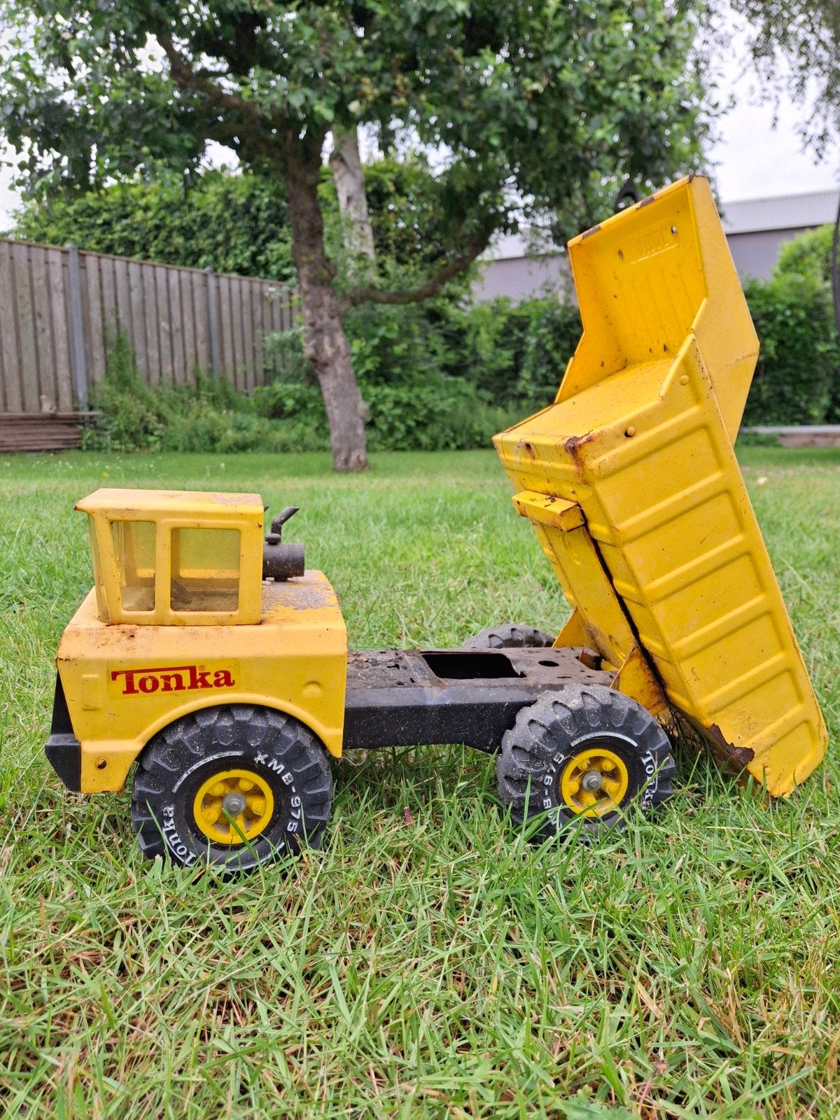 Vintage Tonka kiepwagen - Geel metalen speelgoed, Kinderen en Baby's, Speelgoed | Speelgoedvoertuigen, Ophalen of Verzenden, Gebruikt