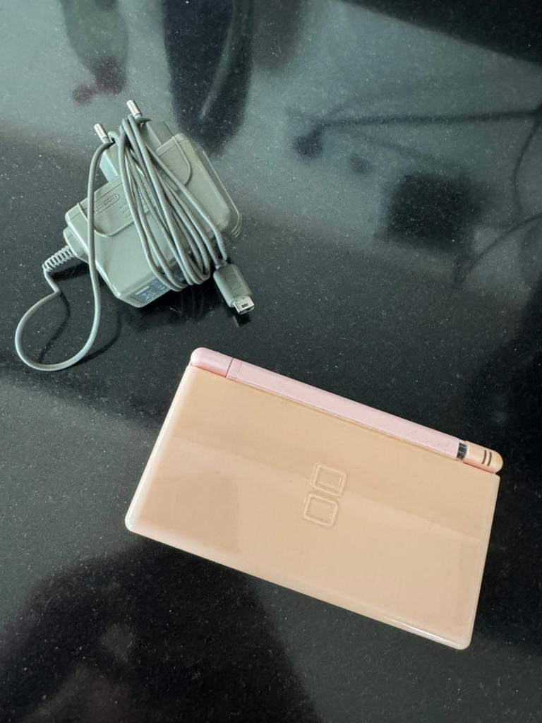 Nintendo 3DS Roze - Gebruikt, werkt nog, Spelcomputers en Games, Spelcomputers | Nintendo DS, Ophalen, Gebruikt, Roze, DS Lite