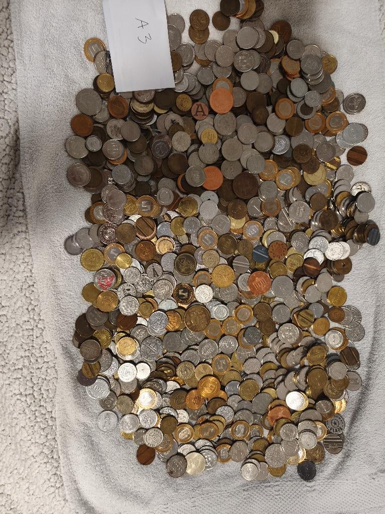 8 kilo penningen, medailles, herdenkingsmunten etc a3, Ophalen of Verzenden, Overige materialen, Buitenland
