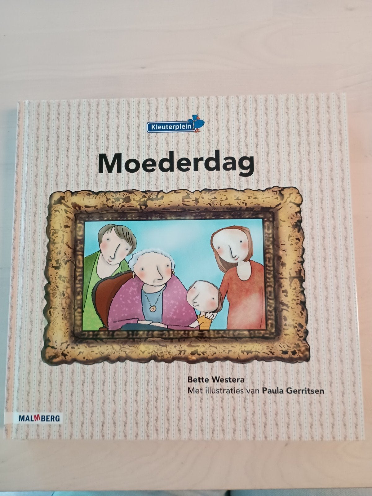 Kleuterplein: Moederdag - boek 4 stuks, Ophalen of Verzenden, Zo goed als nieuw, Fictie algemeen, Voorleesboek