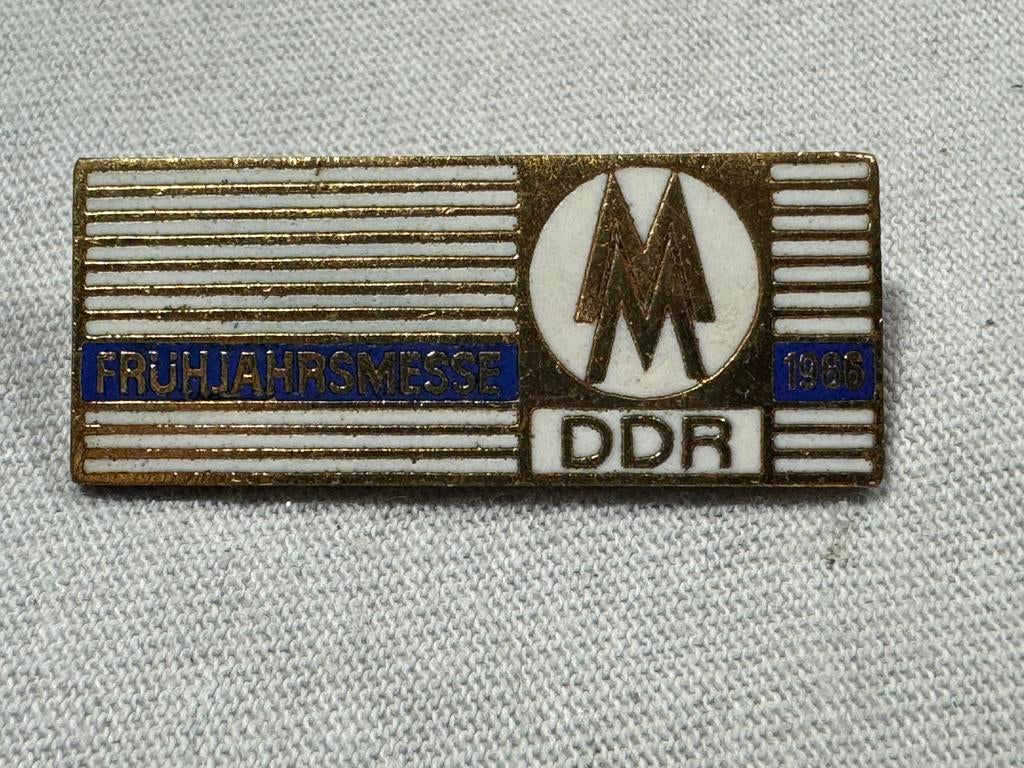 Fruhjahrsmesse DDR 1966 speldje, Verzamelen, Speldjes, Pins en Buttons, Ophalen of Verzenden, Gebruikt, Overige onderwerpen, Speldje of Pin