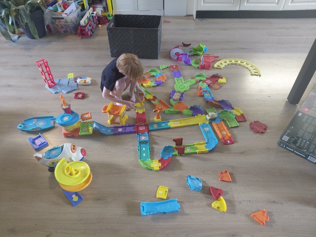 V-tech autobaan en vliegtuig en meer, Kinderen en Baby's, Speelgoed | Vtech, Ophalen, Zo goed als nieuw, 2 tot 4 jaar