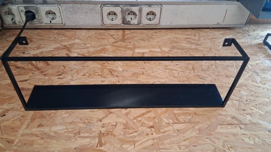 3x Wandrek 50 cm breed - Zwart metaal, Ophalen, Gebruikt