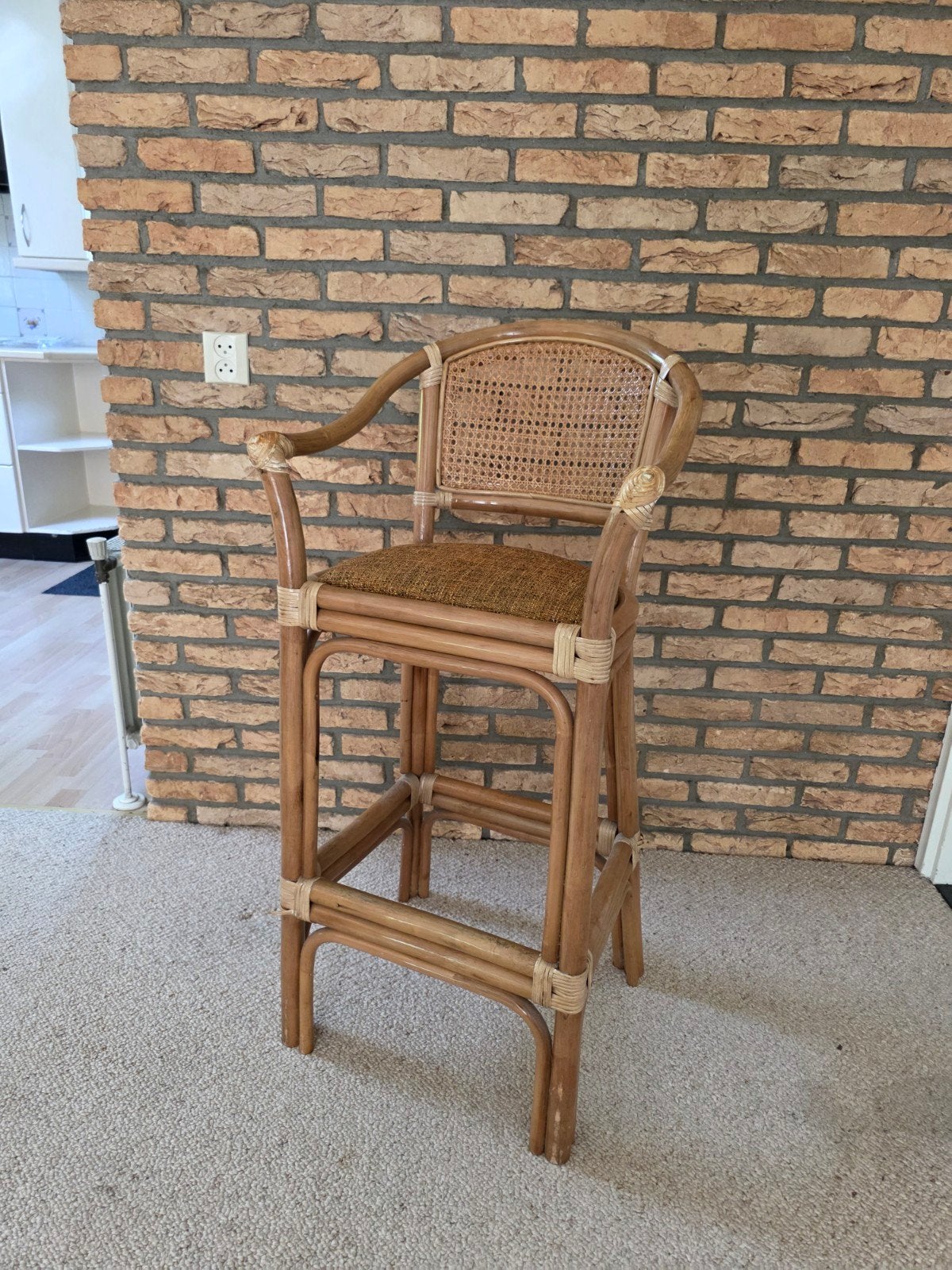 Vintage rotan bamboe barkrukken (4 stuks), Ophalen, Gebruikt, 90 cm of meer, Leer
