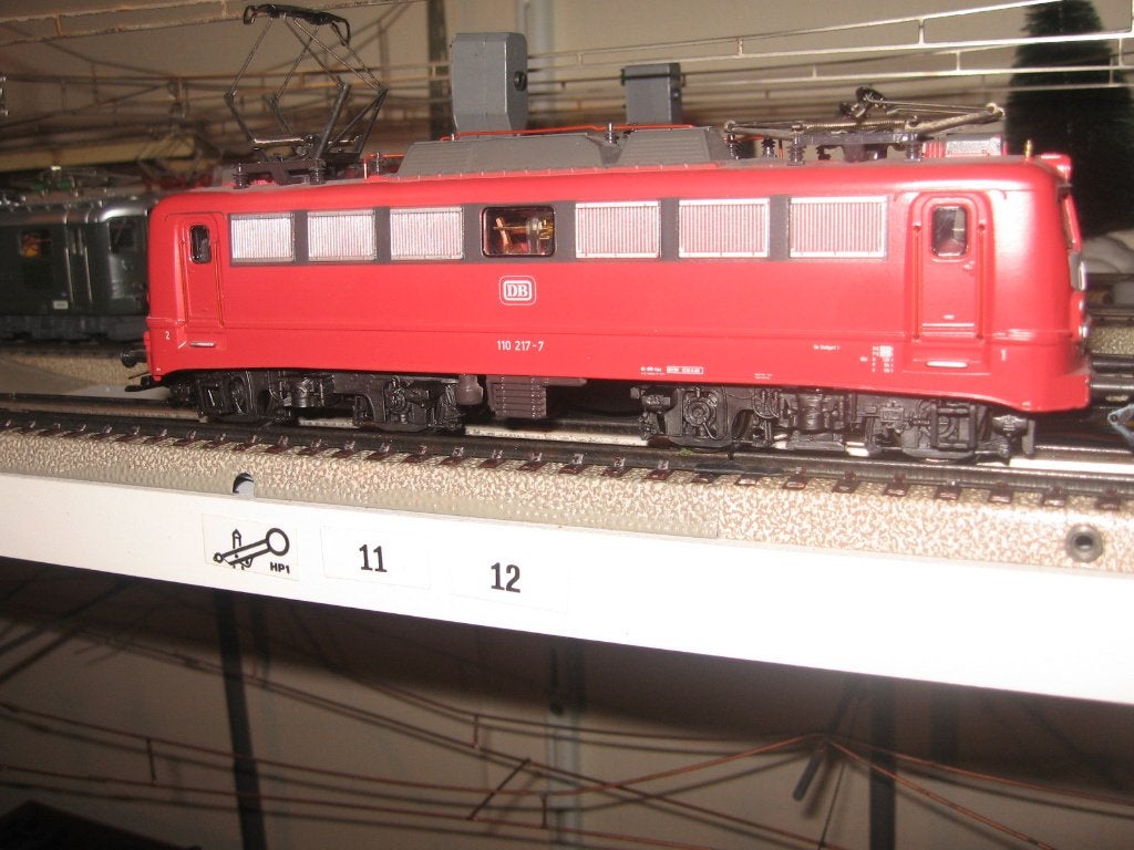 MARKLIN 3340 Duitse briljante rode metalen loc E 10/110 DB, Wisselstroom, Locomotief, Ophalen of Verzenden, Zo goed als nieuw