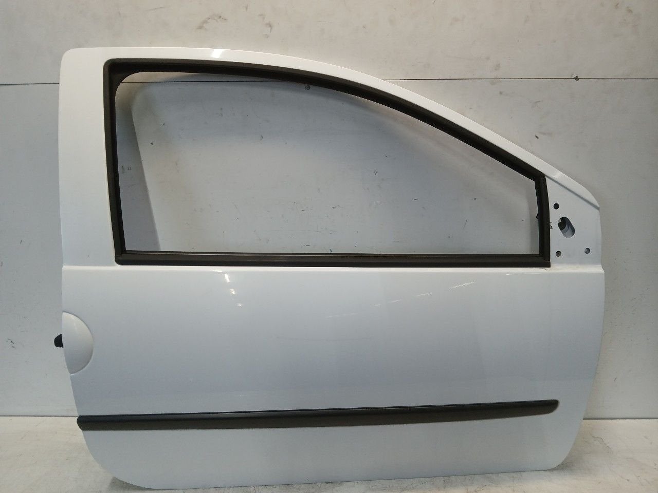 Portier rechts voor Renault Twingo, Onderdelen@venauto.nl, Van der Ven Autorecycling B.V., Gebruikt, Ettenseweg 76, 4706 PB Roosendaal, The Netherlands