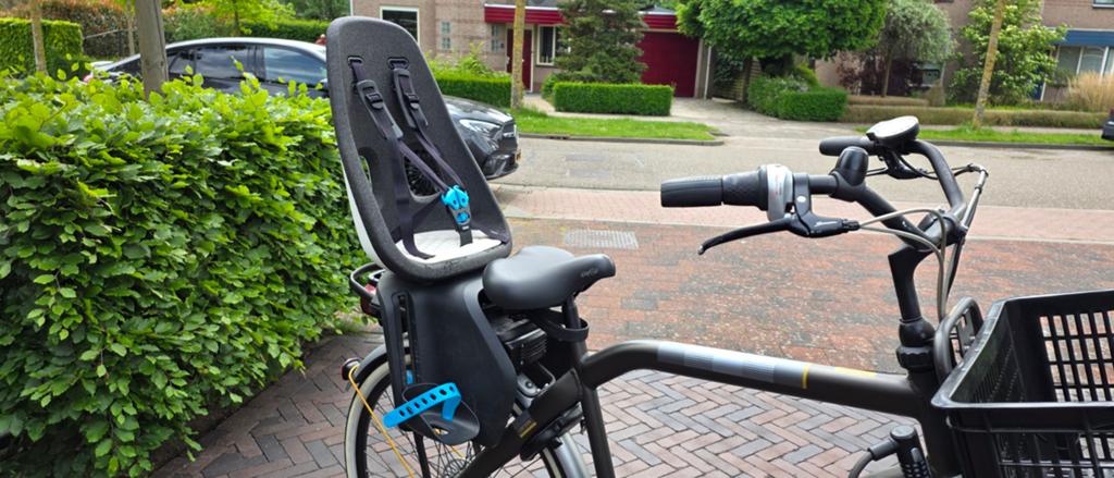 Thule Yepp Maxi Achterzitje + adapter voor bagagedrager, Ophalen, Achterzitje, Voetsteuntjes, 9 t/m 18 kg