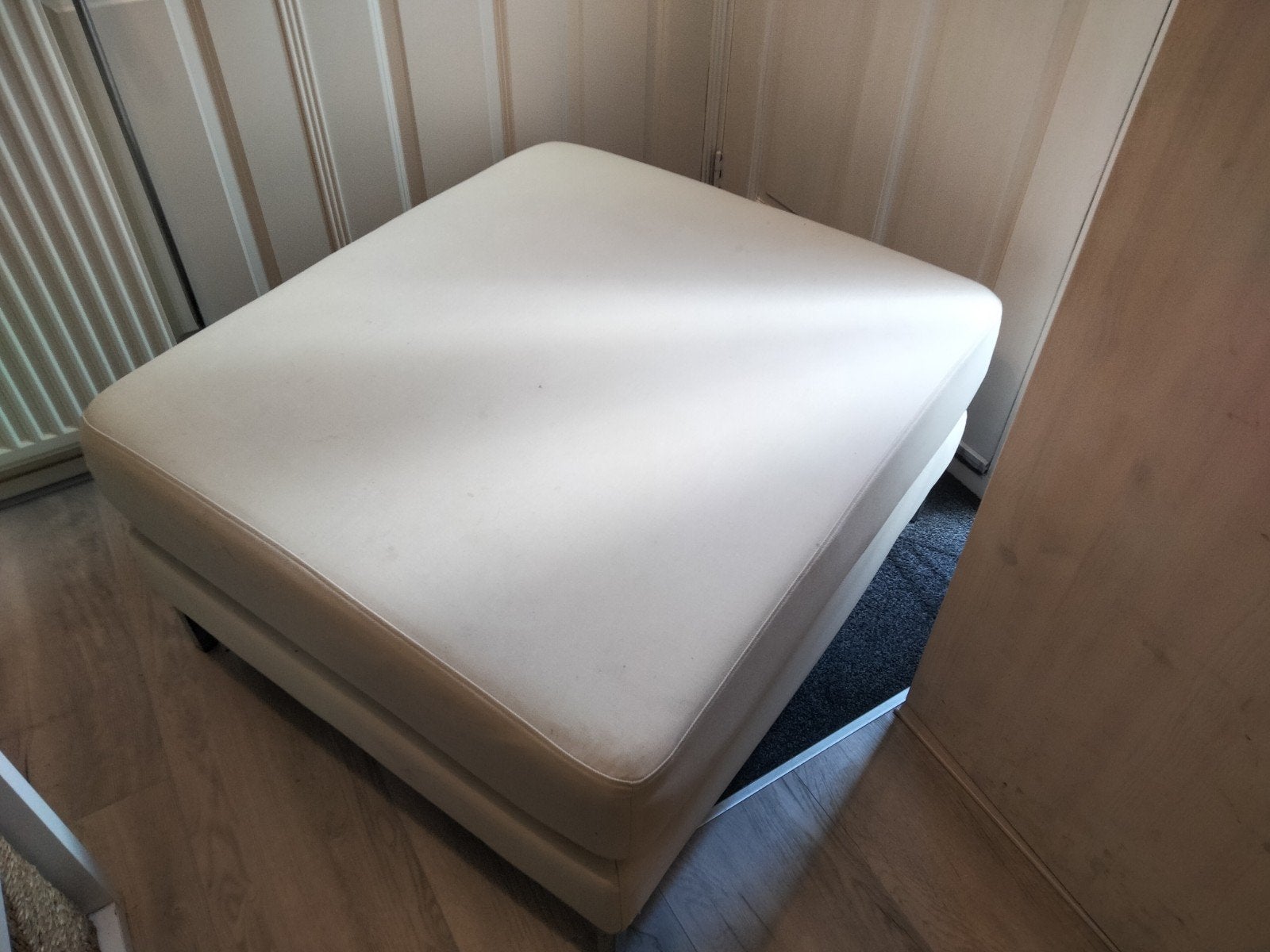 Ikea Kramford voetenbank/poef - Crèmekleurig, Ophalen, Gebruikt, Modern, Scandinavisch, 75 tot 100 cm