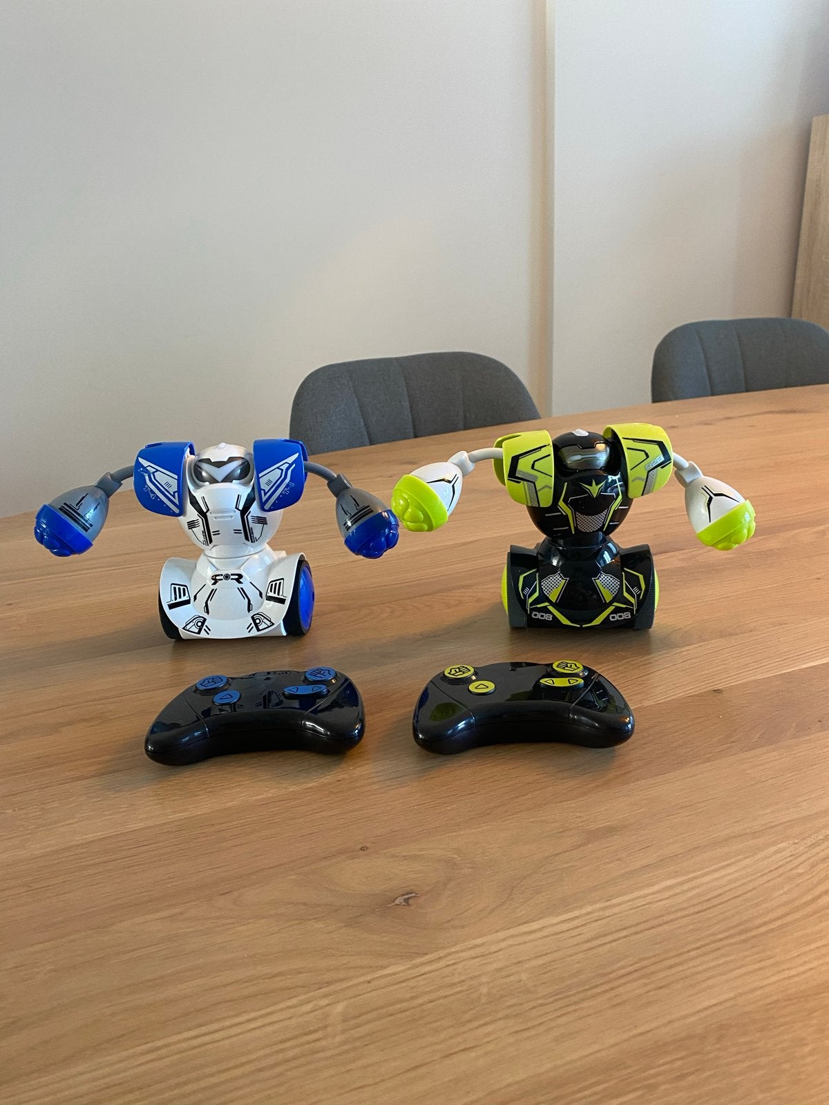Robo Kombat Battle Robots met afstandsbediening, Ophalen, Zo goed als nieuw
