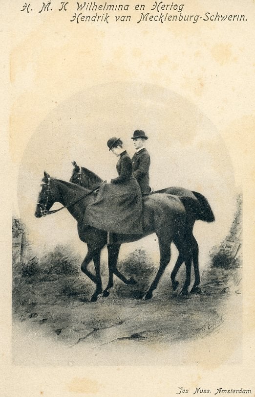 WILHELMINA en HENDRIK te paard ca. 1900 (DR181), Verzamelen, Koninklijk Huis en Royalty, Verzenden, Gebruikt, Nederland, Kaart, Foto of Prent