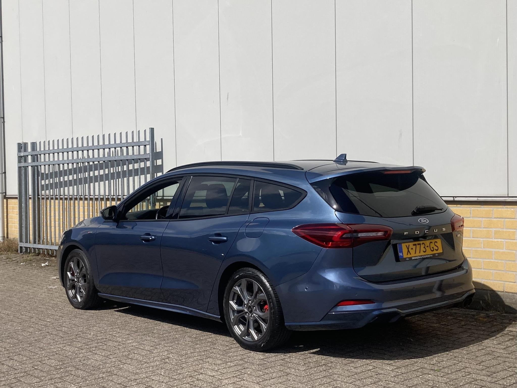 Ford Focus 1.0 EcoBoost Hybrid 155pk Automaat ST Line X Wago, Auto's, Stof, Gebruikt, Blauw, Origineel Nederlands