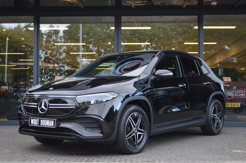 Mercedes-Benz EQA 250+ AMG-Line 71 kWh Led Panorama Memory C, 1940 kg, Gebruikt, Zwart, Parkeerassistent