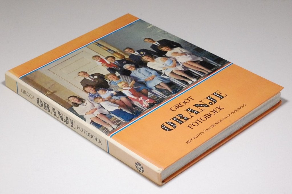 Groot Oranje Fotoboek 1971 Vintage Boek Koninklijke Familie, Verzenden, Wageningen, Zo goed als nieuw, Onbekend