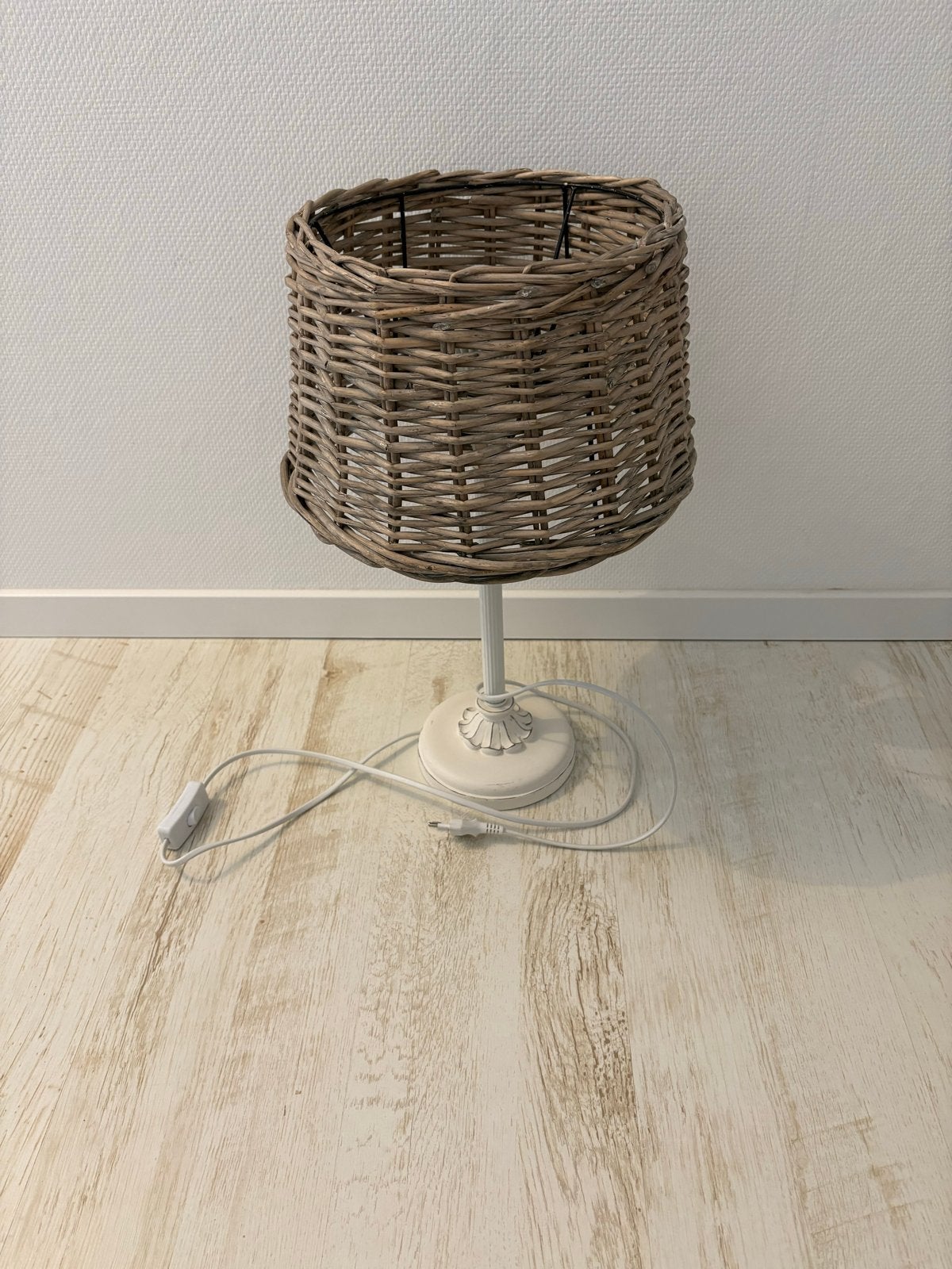 Tafellamp met rietenkap, Gebruikt, Natuurlijk materiaal, E27 (groot), Sfeerlamp