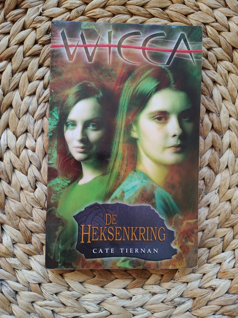 Cate Tiernan - De heksenkring, Ophalen of Verzenden, Gelezen