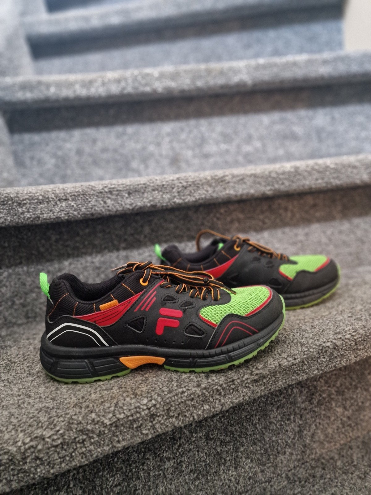 Fila sneakers maat 40 - Zwart/Groen/Rood, Ophalen of Verzenden, Gedragen, Zwart