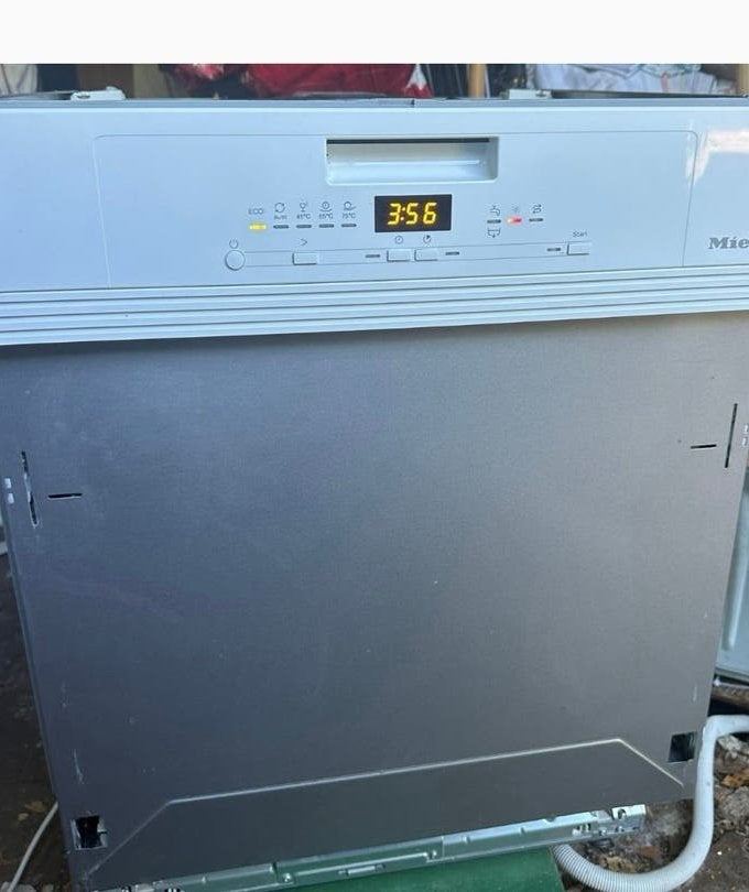 Zeer MOOIE inbouw MIELE G5022 SCi als NIEUW fluisterstil 2jr, Witgoed en Apparatuur, Ophalen, Energieklasse A of zuiniger, Minder dan 85 cm