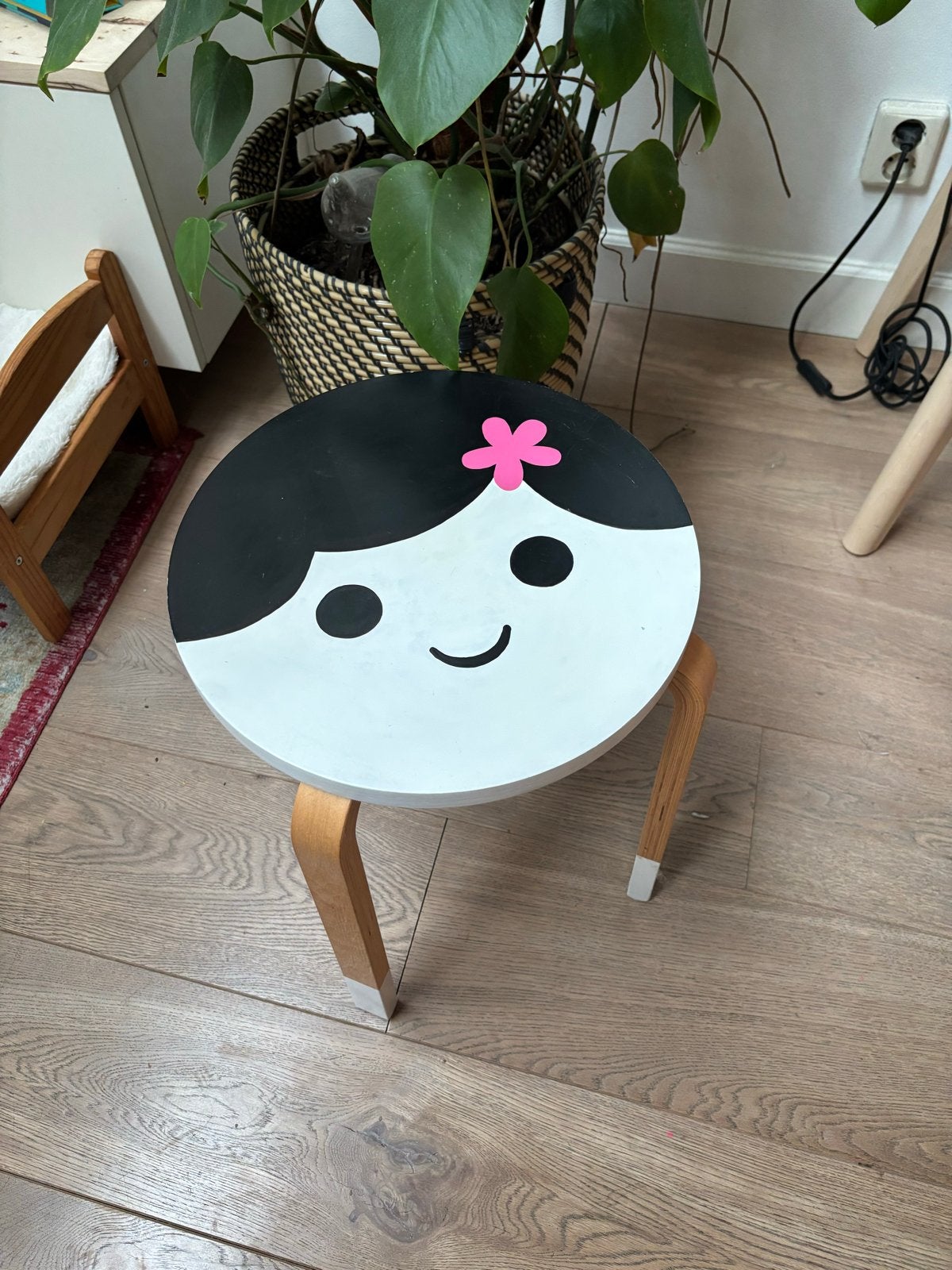 Uniek IKEA hack krukje - Handgeschilderd gezichtje, Ophalen, Gebruikt, Hout