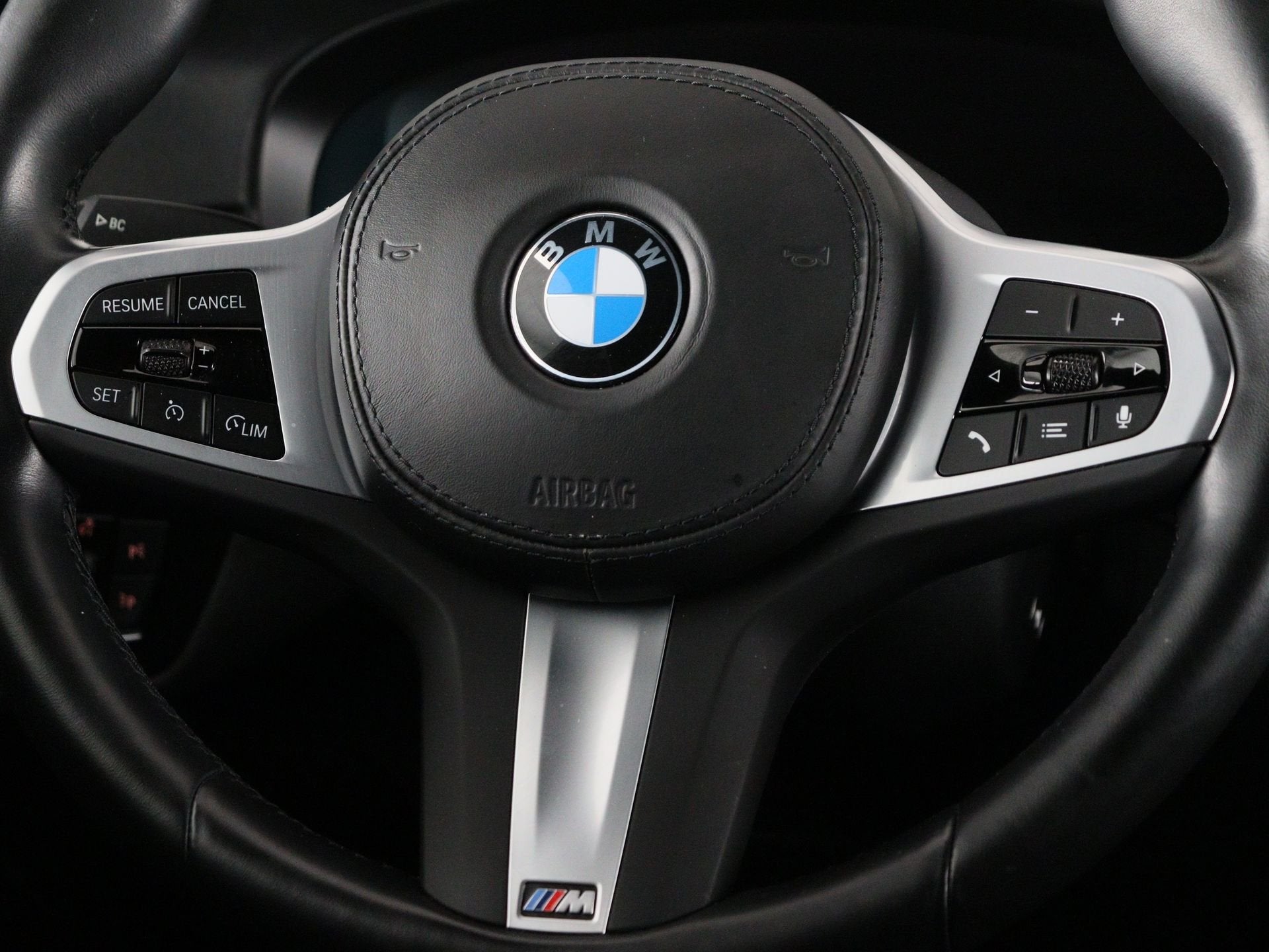 BMW 5 Serie 520i Business Edition Plus M Sport (bj 2023), Auto's, Achterwielaandrijving, 4 cilinders, Overige brandstoffen, Zwart