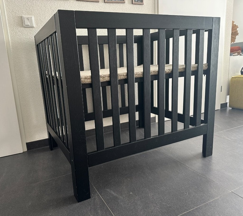 Babybox zwart inclusief Jollein boxkleed, Ophalen, Zo goed als nieuw, Rechthoekig, In hoogte verstelbaar