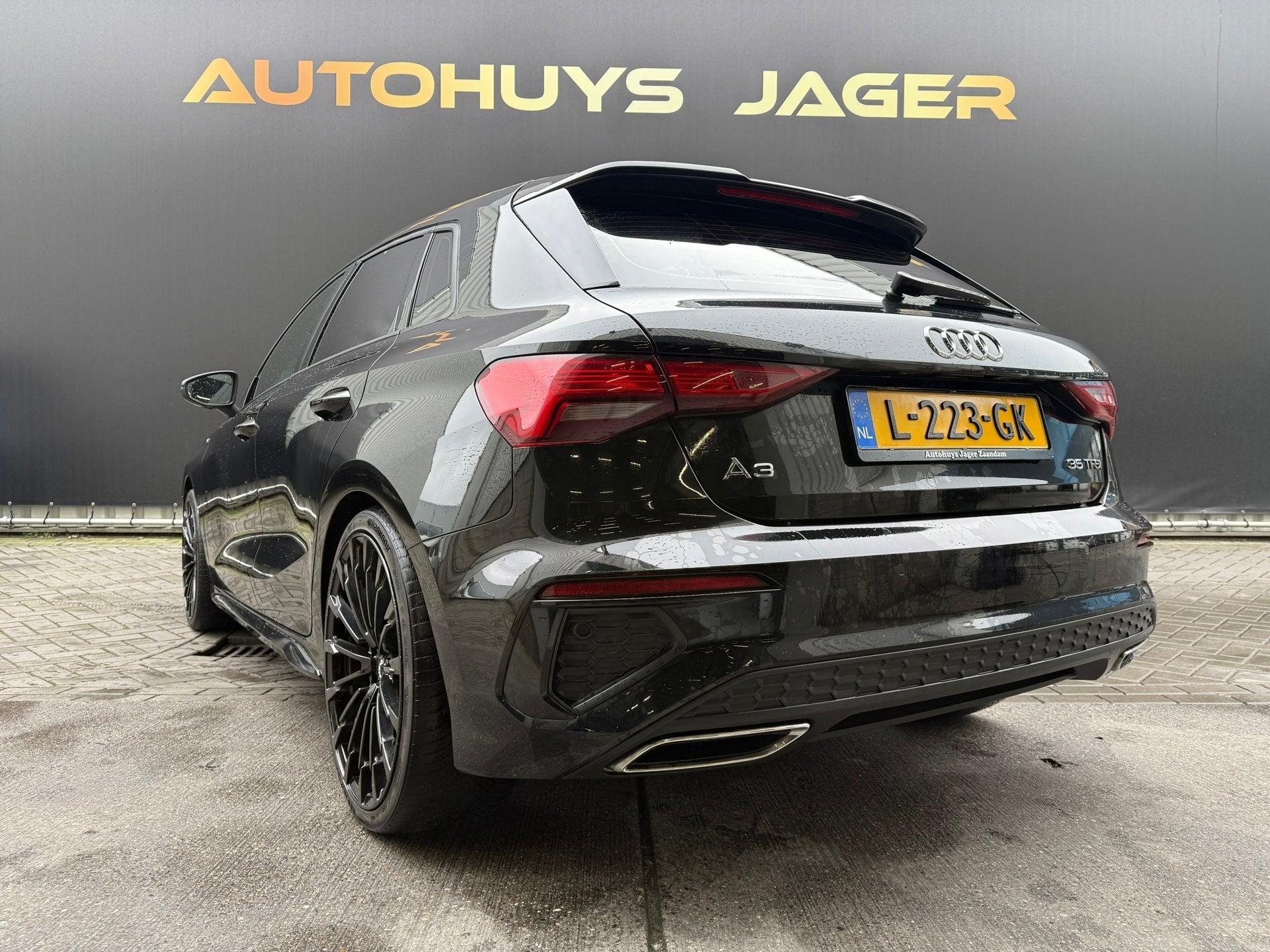 Audi A3 Sportback 35 TFSI S edition El.Stoelen El.Achterklep, 4 cilinders, 150 pk, Zwart, Bedrijf