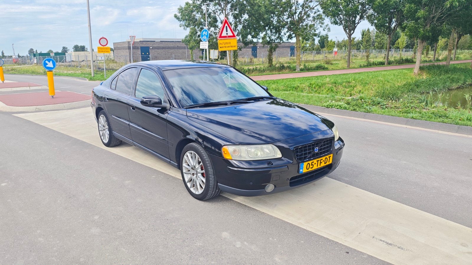 Volvo S60 2.0 T AUT 2006 Zwart, Zwart, 1984 cc, 179 pk, S60