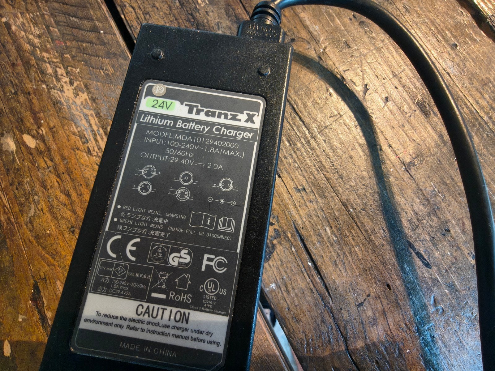 TranzX oplader 24 volt 4 pins, Ophalen