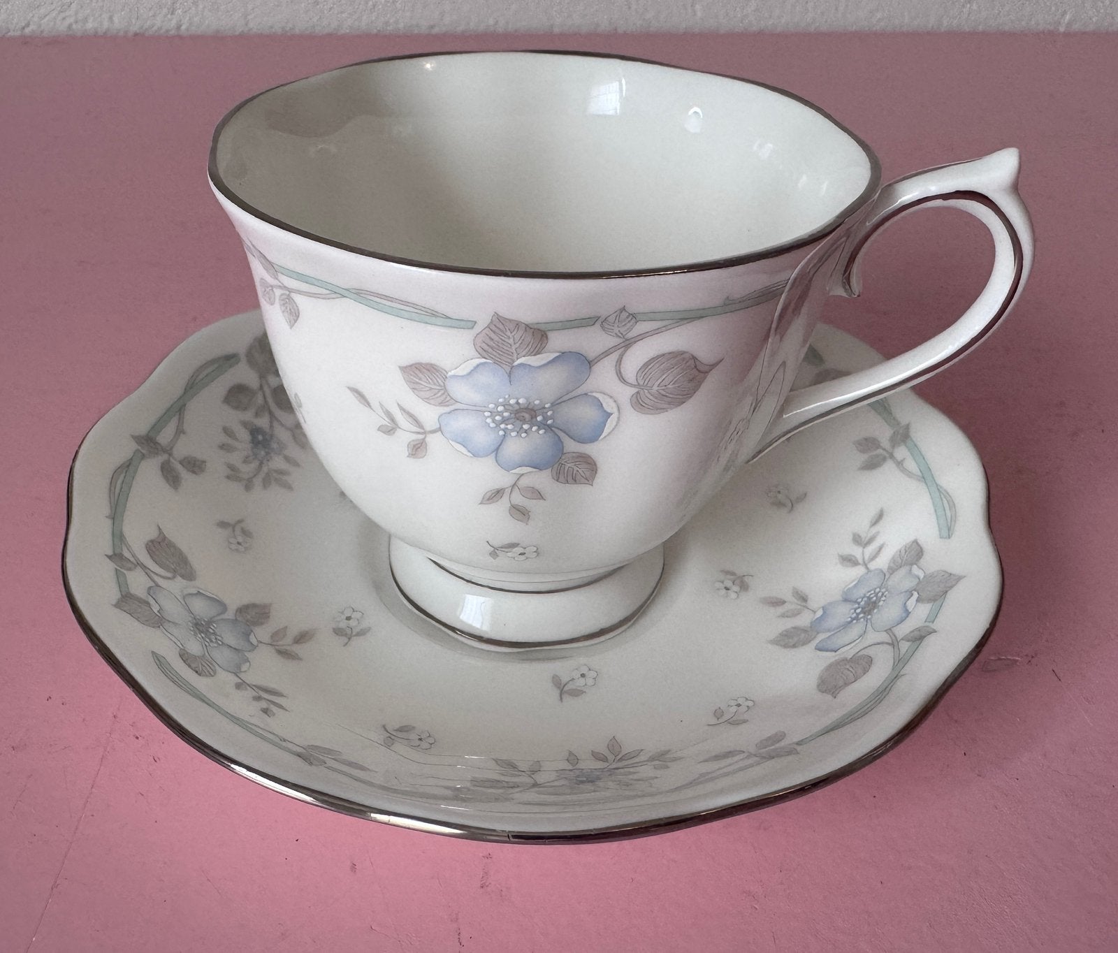 Royal Albert Bone China Satin Rose kop en schotel, Ophalen of Verzenden