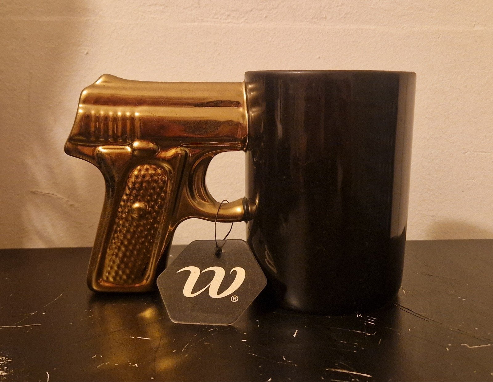 Gouden pistool mok - uniek en stijlvol, Zwart, Nieuw, Ophalen of Verzenden, Modern