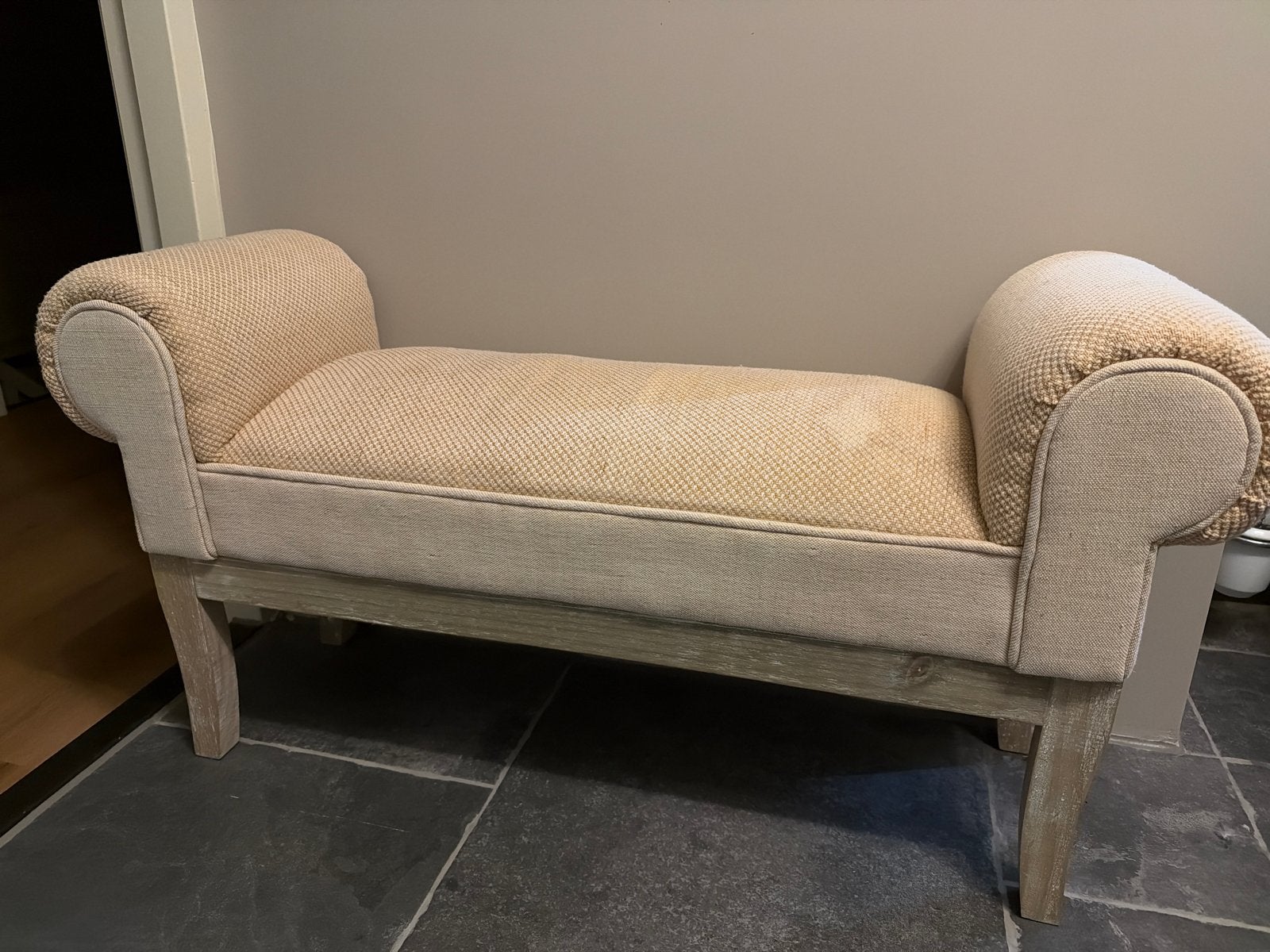 Stoffen klein bankje met houten frame -, Ophalen, Minder dan 75 cm, 150 tot 200 cm, Tweepersoons