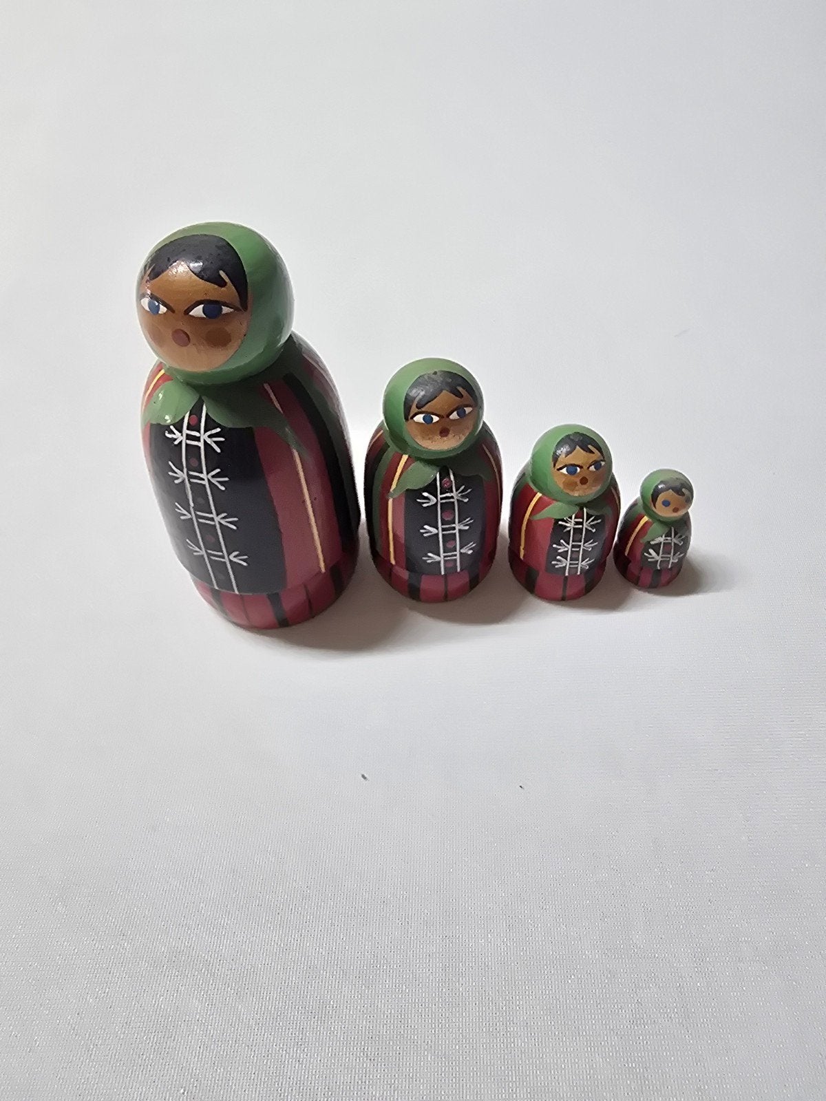 Set van 4 houten Matroesjka poppen - Handgeschilderd, Gebruikt, Overige typen, Onbekend, Ophalen of Verzenden
