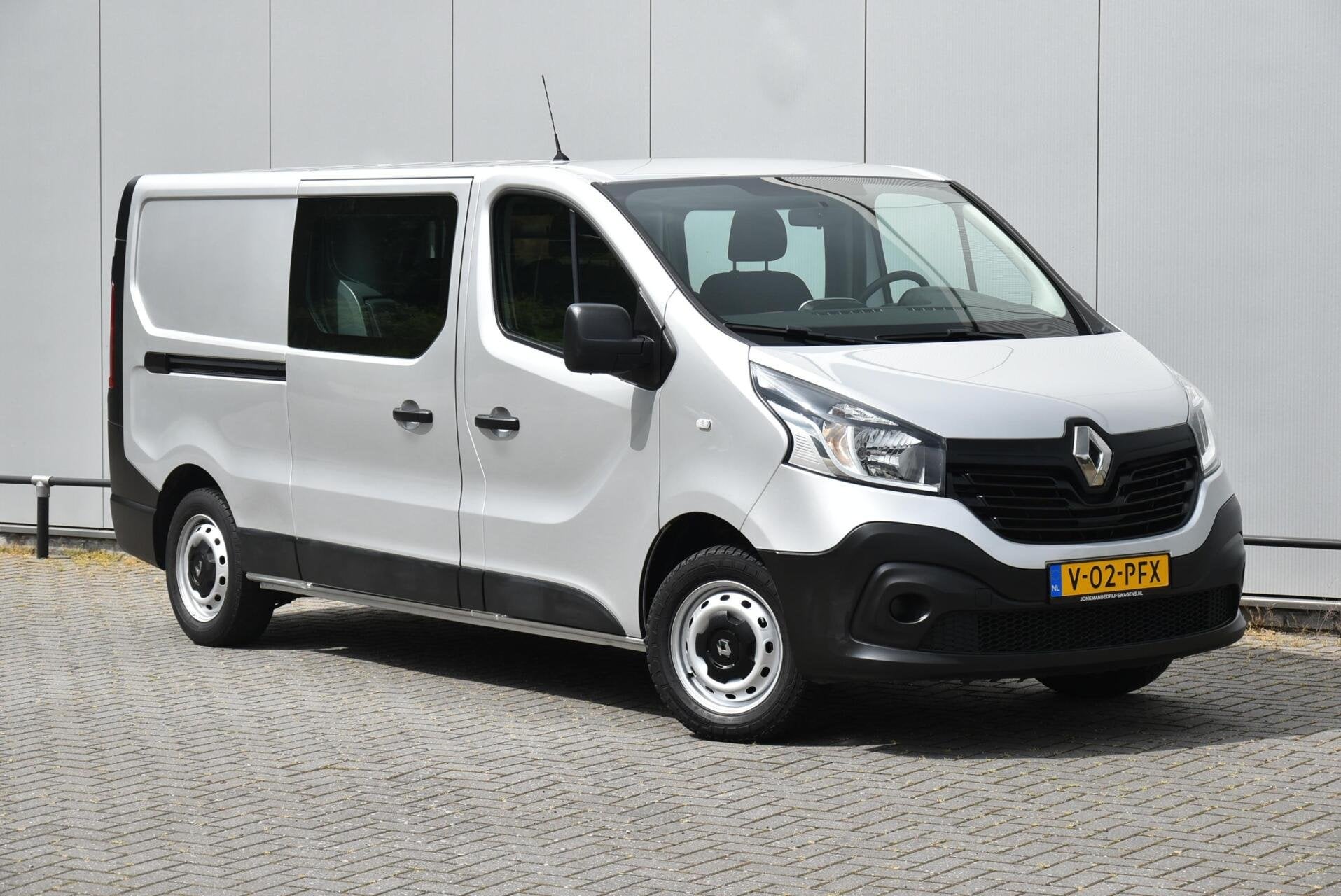 Renault Trafic 1.6 dCi L2H1 DC BTW Vrij Airco Cruise Navi E6, Auto's, Voorwielaandrijving, Gebruikt, 2000 kg, Renault