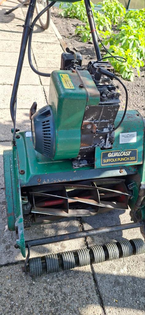 Grasmaaier - Qualcast Suffolk Punch 35S, Qualcast, Gebruikt, Ophalen of Verzenden, Benzine-grasmaaier