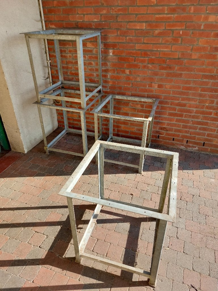 Metaal onderstel frame sokkel (4x)     µ1t, Doe-het-zelf en Verbouw, Ophalen