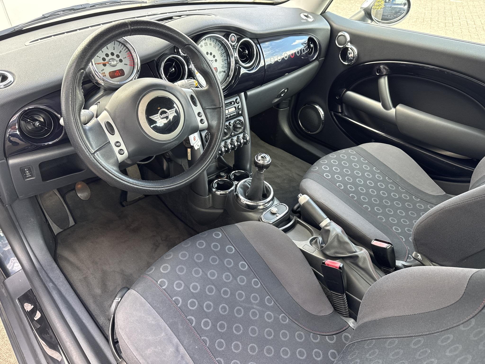 MINI 3-Deurs 1.6 Cooper Seven, Voorwielaandrijving, Stof, Gebruikt, Zwart