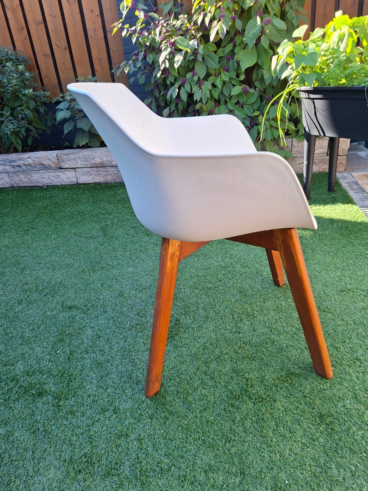 Moderne stoel met houten poten - Wit, Gebruikt, Wit, Modern, Vijf, Zes of meer stoelen