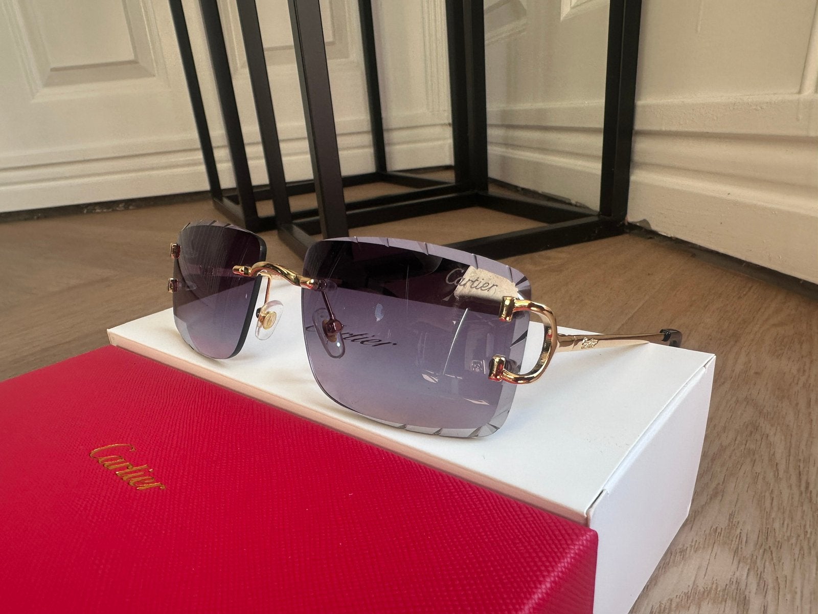 Nieuwe paarse cartier zonnebril unisex dames en heren €50, Sieraden, Tassen en Uiterlijk, Overige merken, Zonnebril, Paars, Nieuw