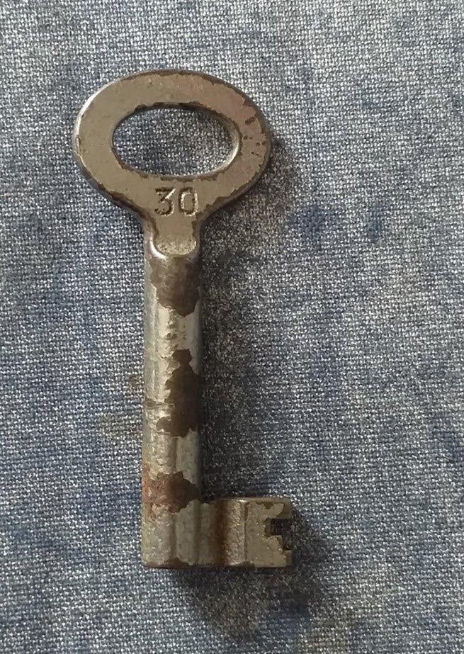 Baardsleutel NEMEF 30 [3865]  [DoMaHa], Ophalen of Verzenden, Gebruikt, Metaal