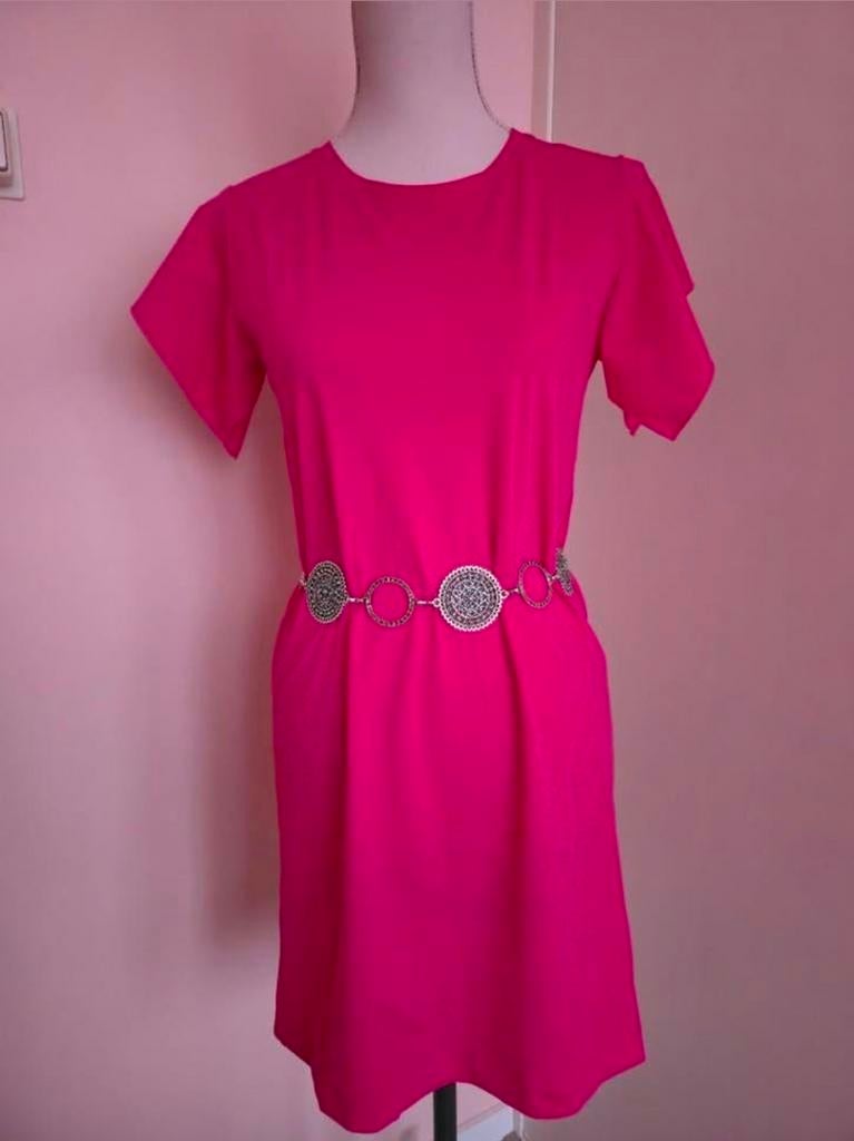 NIKKIE | Suzy Frill Dress | Miami Pink | maat 34•ongedragen, Nieuw, Ophalen of Verzenden, Nikkie, Roze