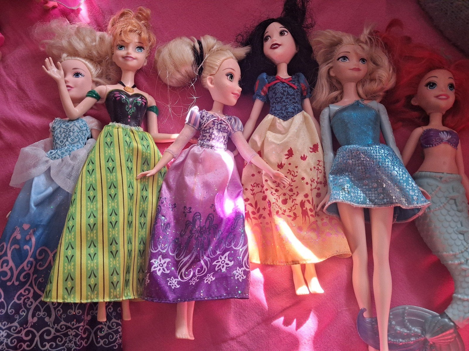 Disney barbies en meer barbies/accessoires, Ophalen, Gebruikt, Barbie