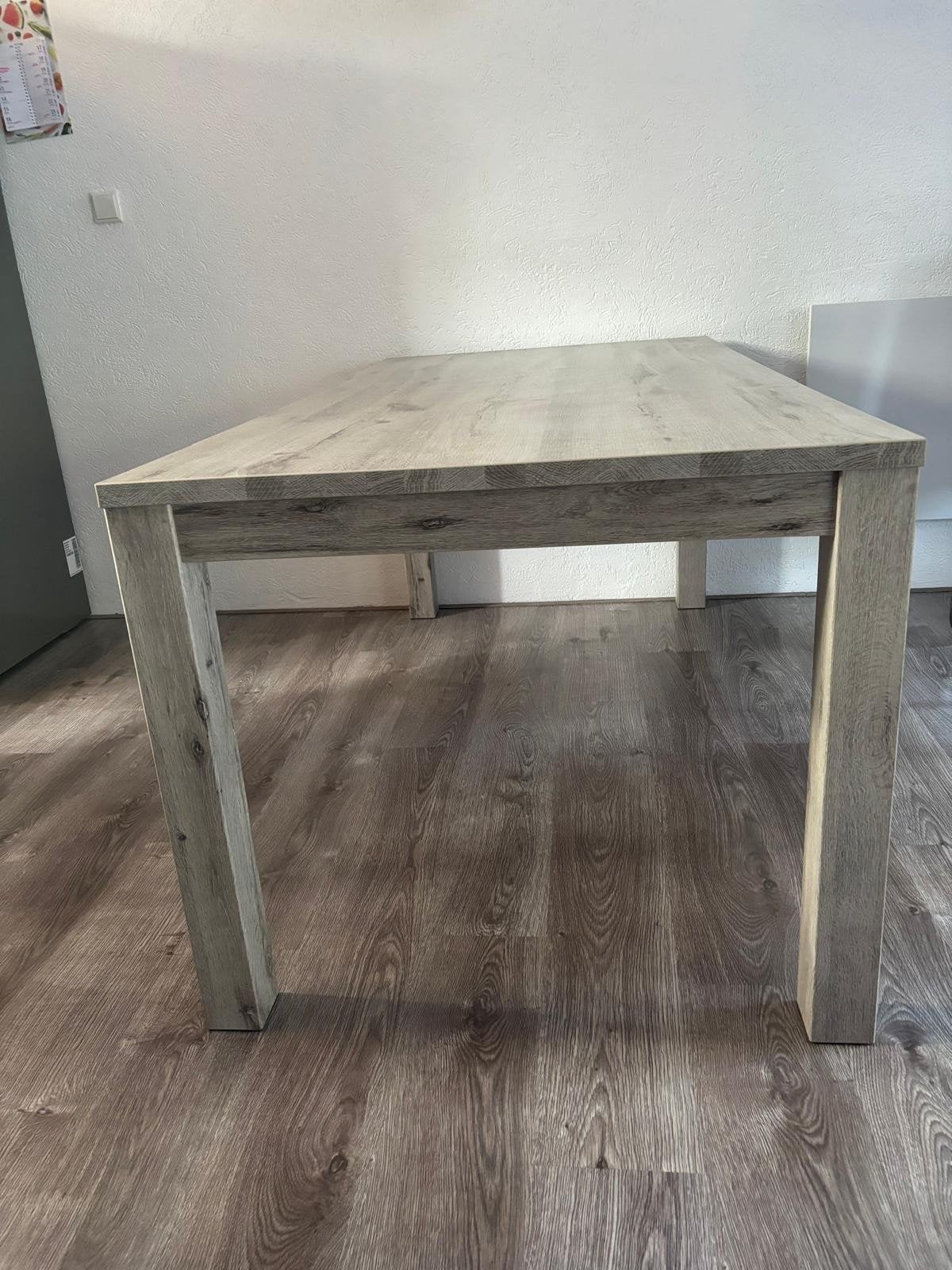 Complete set: eettafel, salontafel en kast in houtlook, Zo goed als nieuw, Vijf personen of meer, Modern houtlook, 150 tot 200 cm