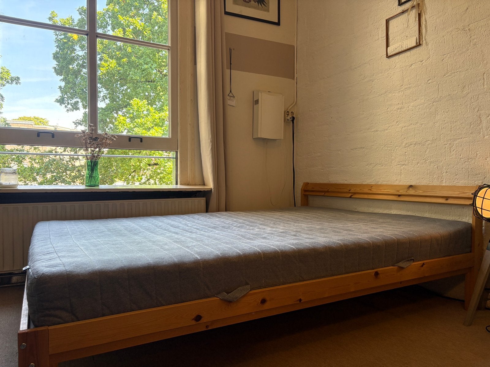 IKEA bed + matras 140x200, Ophalen, Wit, Tweepersoons, 140 cm
