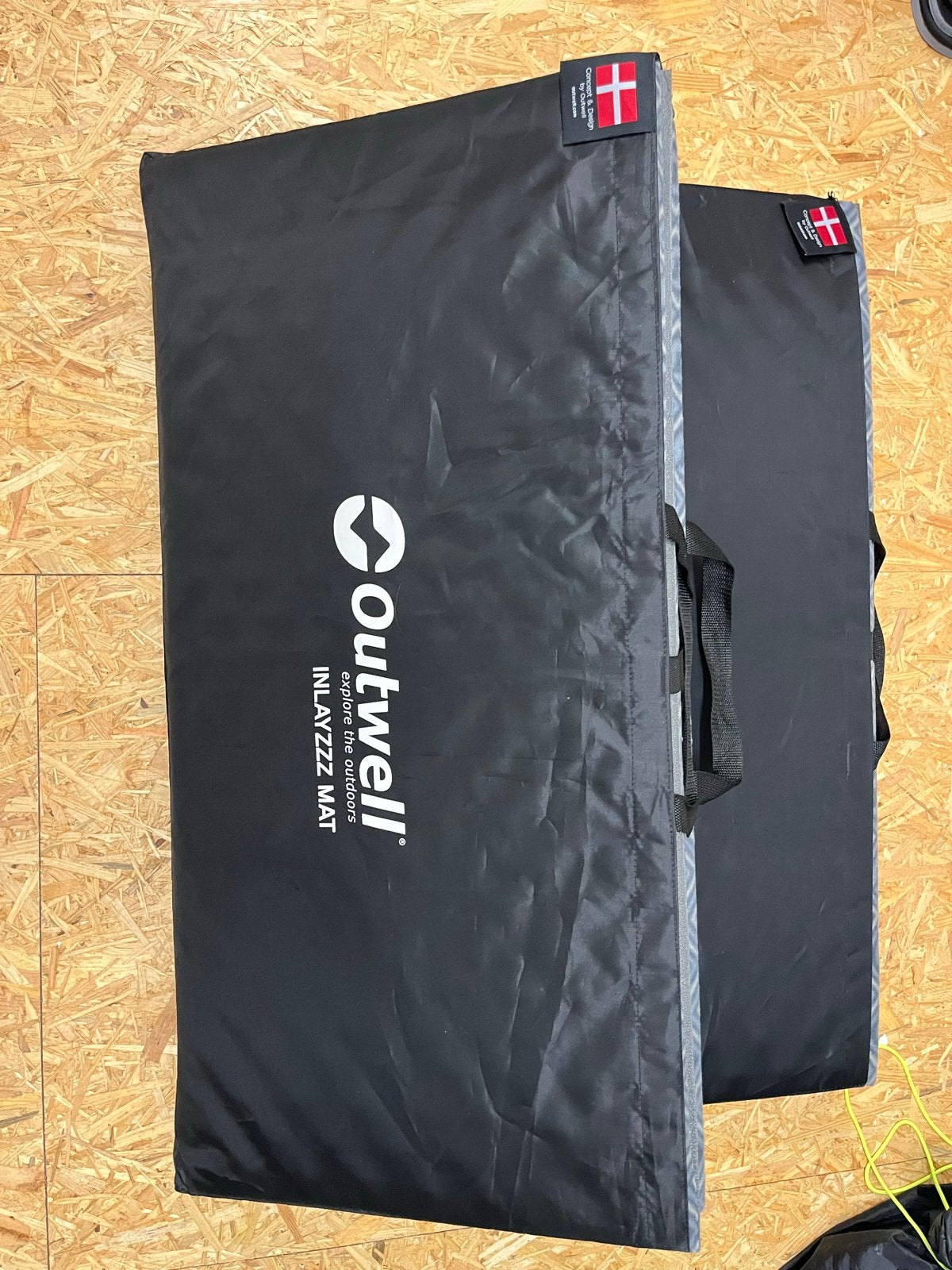 2 Outwell isolerende matten voor onder luchtbed 2.00x1.60m, Ophalen, Zo goed als nieuw, 2-persoons
